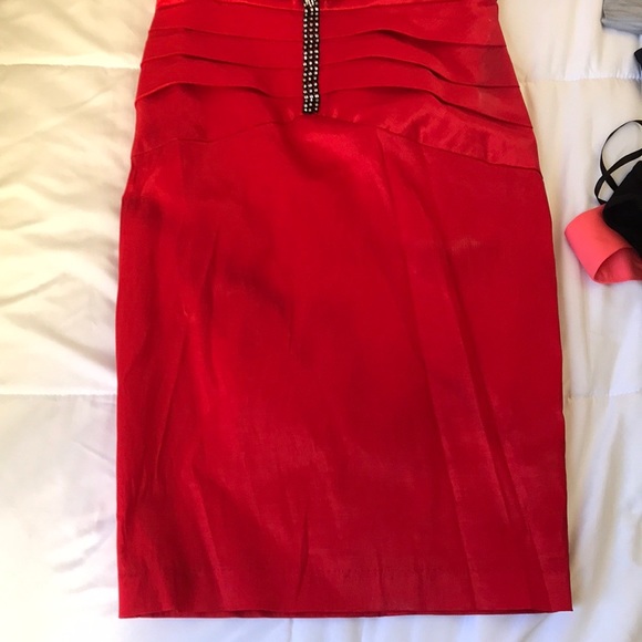 Strapless Elegant Red Dress - Picture 3 of 5